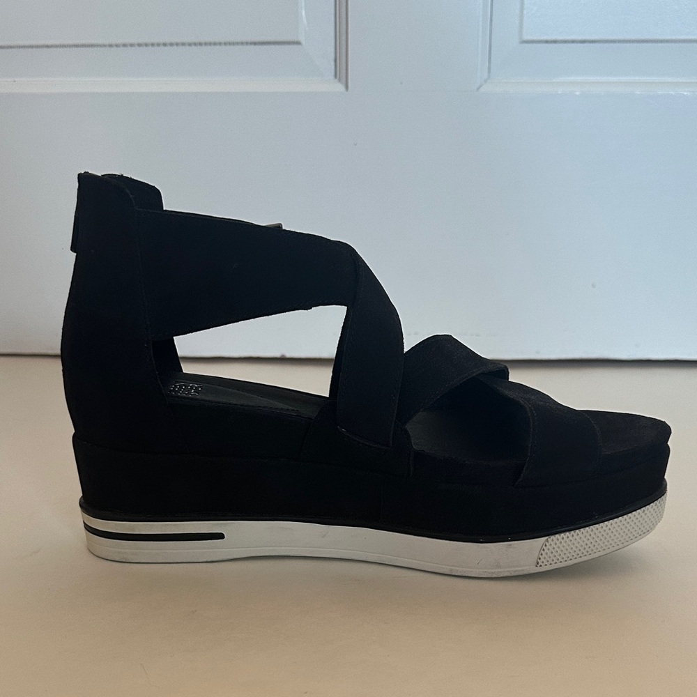Eileen Fisher Black Strap Sandals NWT Size 9